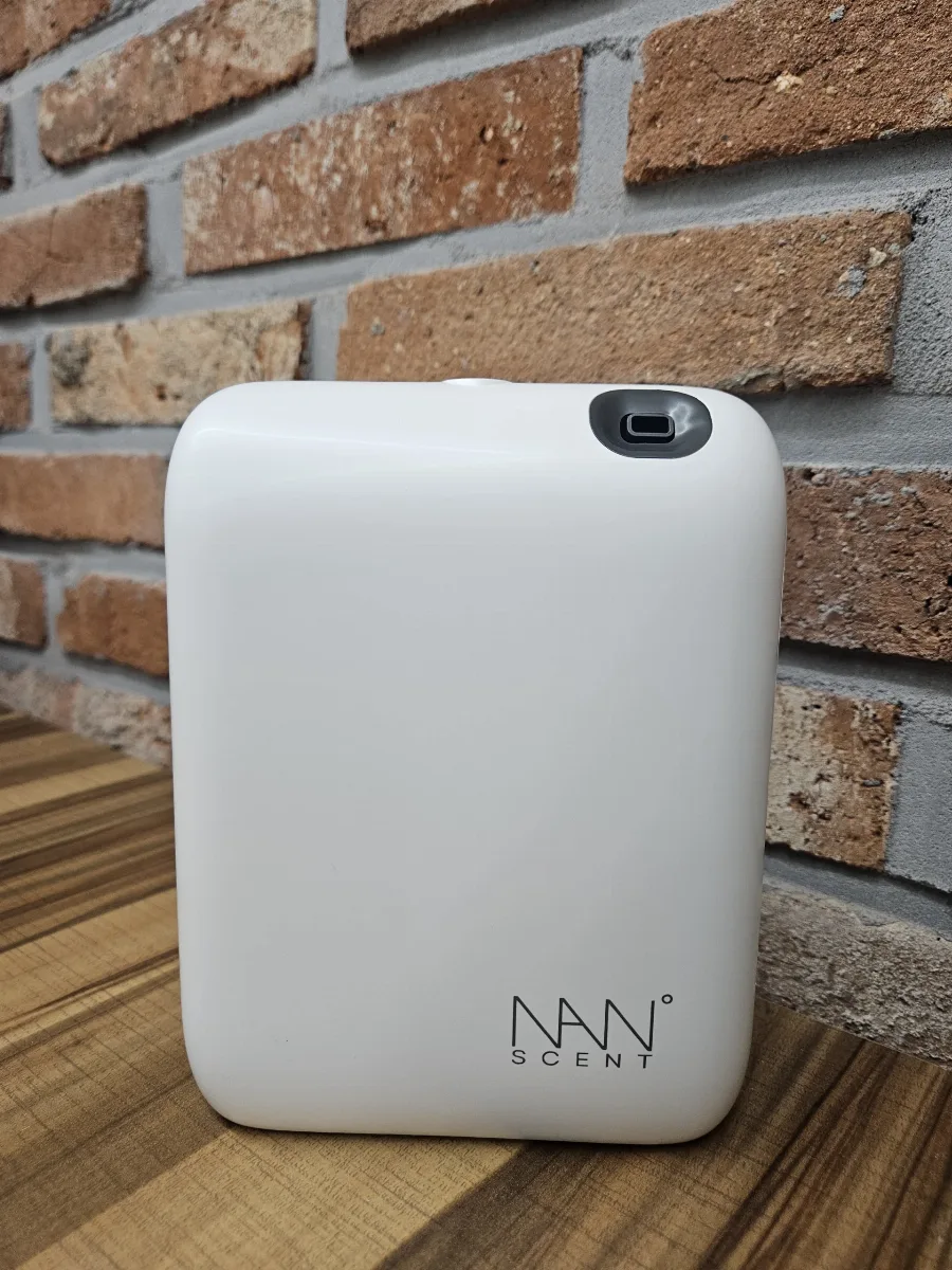 NANO-20V 전자 디퓨저 공간 연출 이후 사용컷